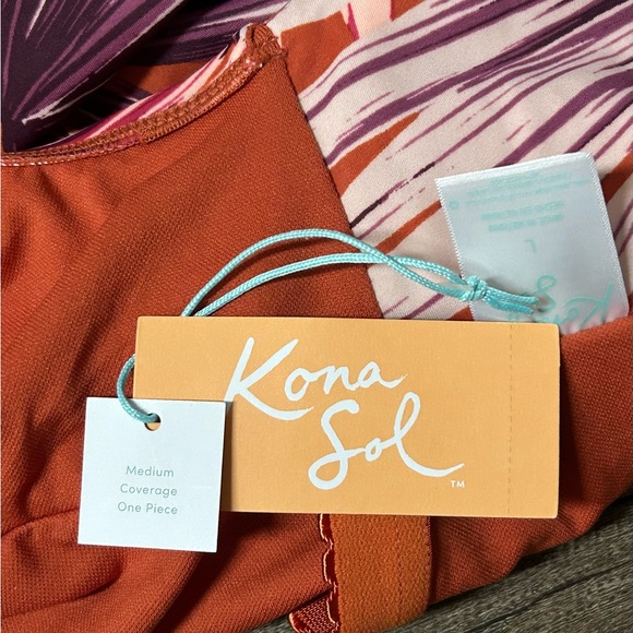 Kona Sol Swimsuit Size Large - Picture 7 of 10